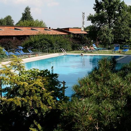 Golf Hotel 라이나테 외부 사진
